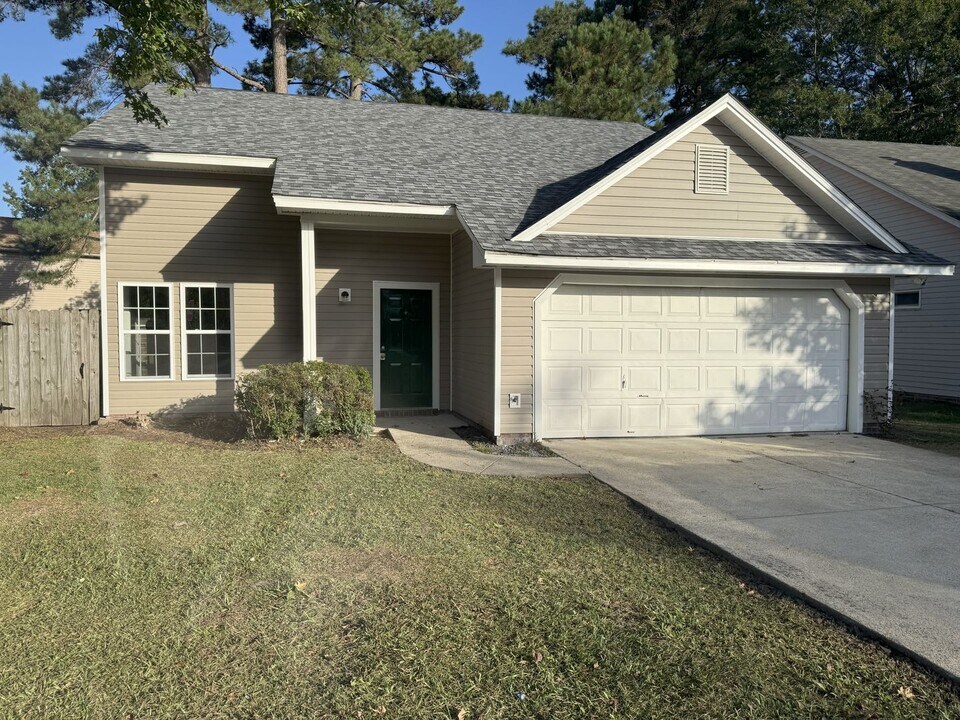 106 S Forest Dr in Havelock, NC - Building Photo