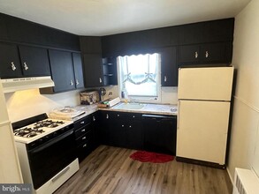 6846 Oxford Ave in Philadelphia, PA - Building Photo - Building Photo