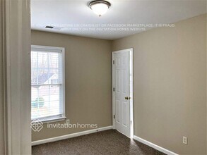 827 Deerfield Ct in Stone Mountain, GA - Building Photo - Building Photo