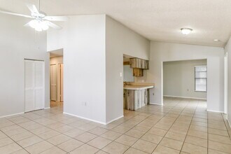 8505 Luray Dr in Port Richey, FL - Building Photo - Building Photo