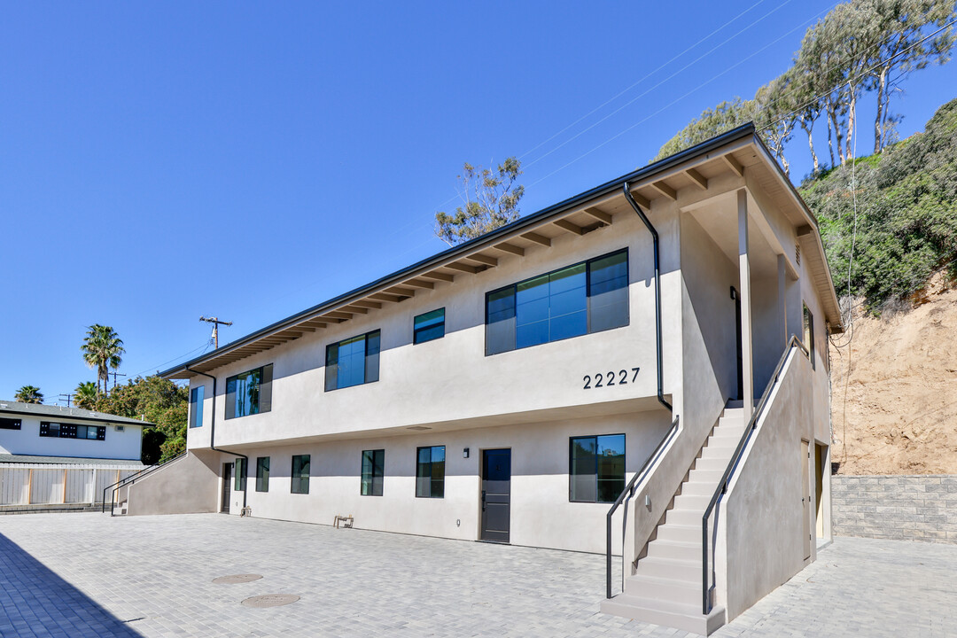 Carbon Beach Bunglows in Malibu, CA - Foto de edificio