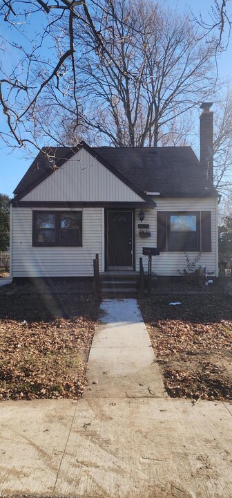 6793 Pelham Rd in Allen Park, MI - Building Photo