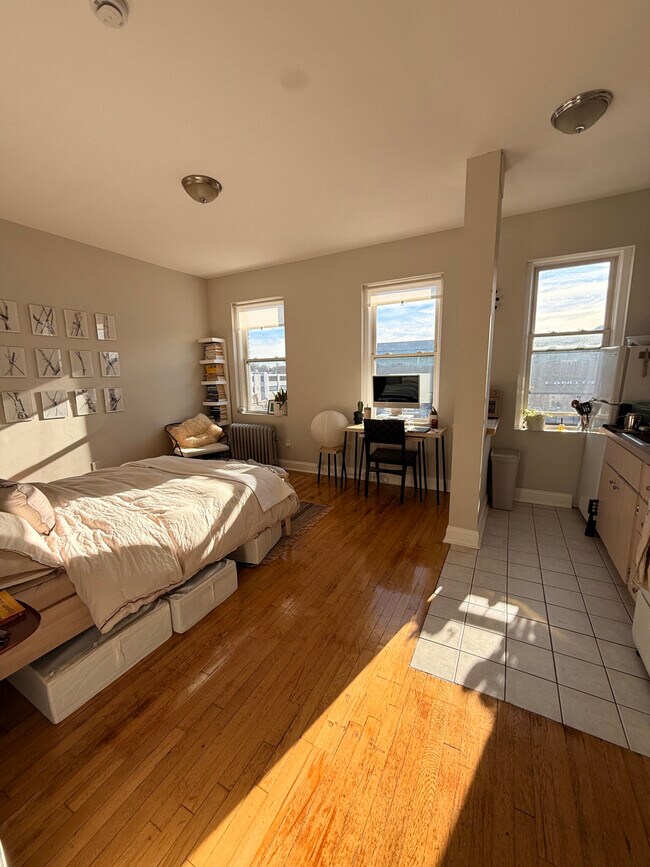 1189 Commonwealth Ave in Boston, MA - Foto de edificio - Building Photo