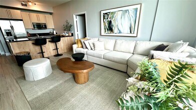 79 SW 12th St in Miami, FL - Building Photo - Building Photo