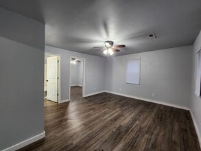 326 W Pierce St in Lebanon, MO - Foto de edificio - Building Photo