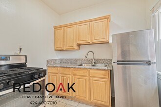200 S Kenmore Ave in Los Angeles, CA - Building Photo - Building Photo