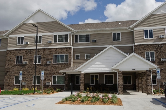 Crossroads in Fargo, ND - Foto de edificio