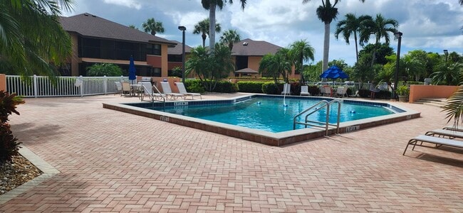 1512 Mainsail Dr in Naples, FL - Building Photo - Building Photo