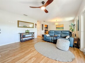 3893 Pompano Dr SE in St. Petersburg, FL - Building Photo - Building Photo