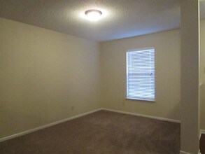 12440 Rose Haven Dr in Indianapolis, IN - Foto de edificio - Building Photo