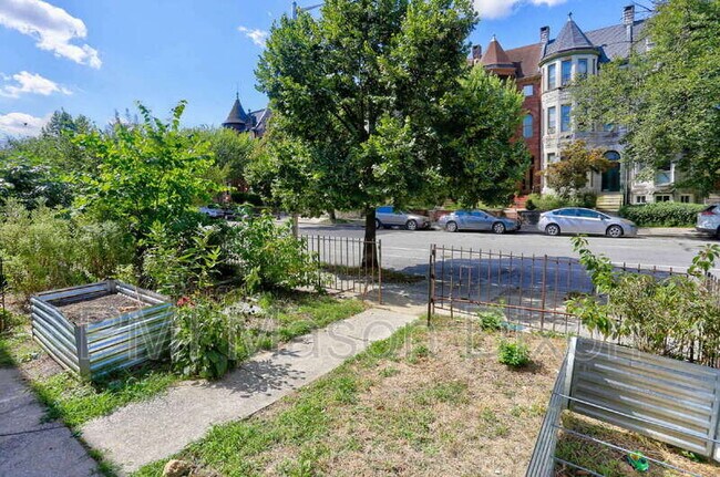 2417 Eutaw Pl in Baltimore, MD - Building Photo - Building Photo