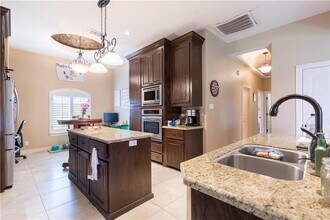 16 Queens Ave in McAllen, TX - Building Photo - Building Photo