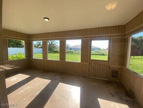 1039 NE 13th Ave in Cape Coral, FL - Building Photo - Building Photo