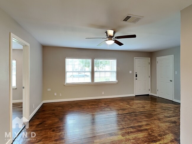 512 E University Ave in Waxahachie, TX - Building Photo - Building Photo