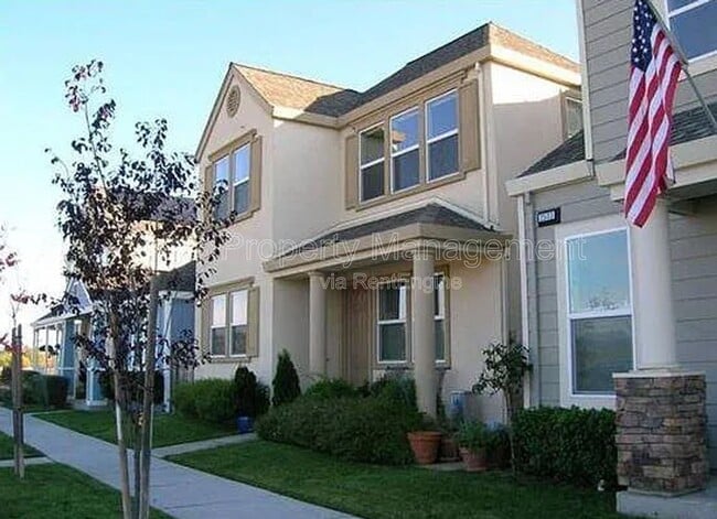 property at 2527 N Village Dr