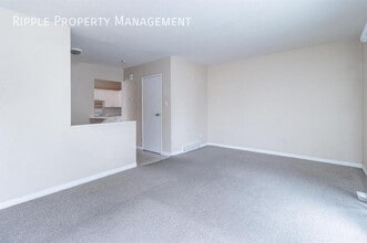 7722-7734 34 Ave NW in Calgary, AB - Building Photo - Building Photo