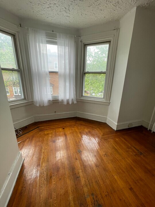 5001 Cedar Ave in Philadelphia, PA - Building Photo