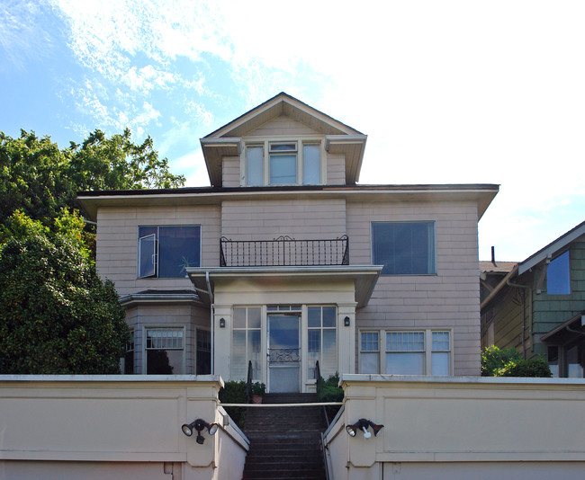 1610 12th Ave W in Seattle, WA - Foto de edificio - Building Photo