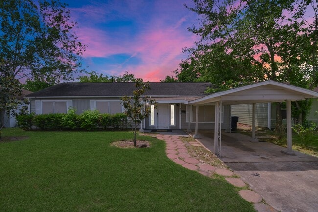 property at 4710 Paradise Ln