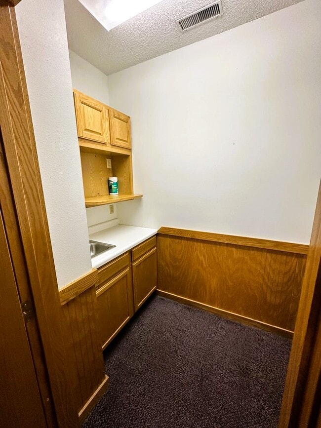332 E Ridgeway Ave in Waterloo, IA - Building Photo - Building Photo