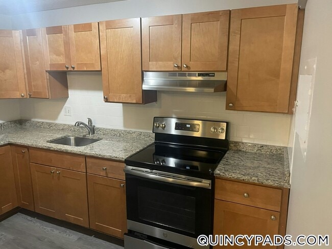 55 Elmwood Ave, Unit 4 in Quincy, MA - Building Photo - Building Photo