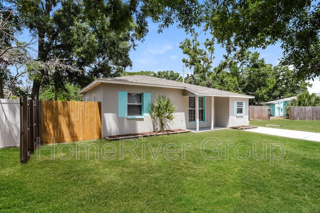 1533 Canterbury Rd N in St. Petersburg, FL - Building Photo - Building Photo
