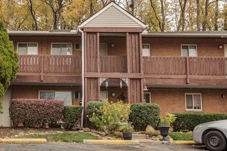 Newton House Apartments in Akron, OH - Building Photo - Building Photo