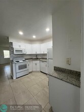 2550 NE 51st St in Fort Lauderdale, FL - Foto de edificio - Building Photo