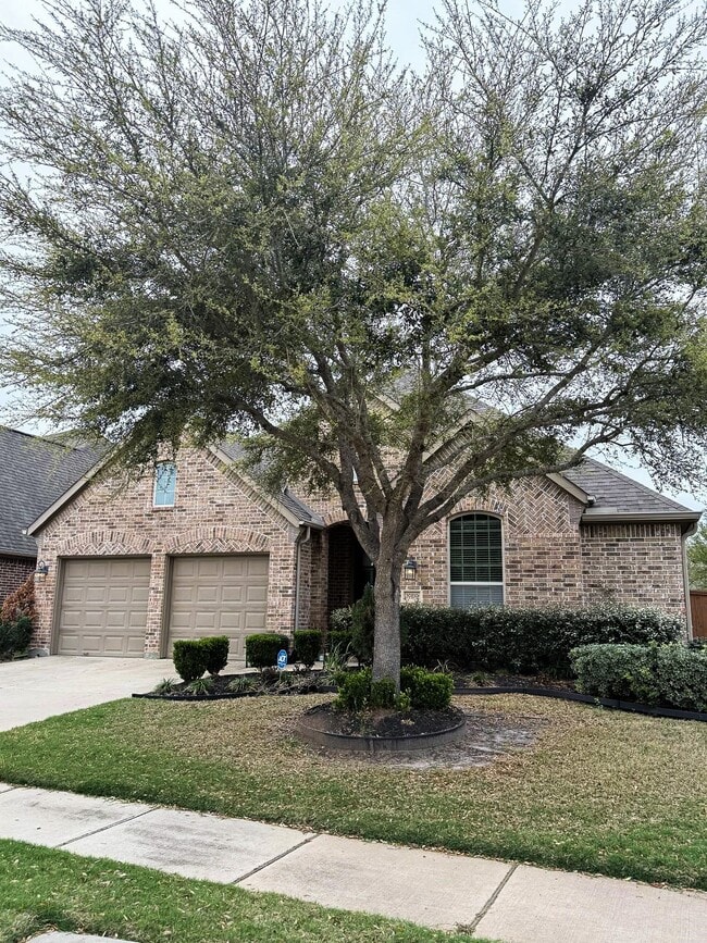 property at 10810 Kennowy Ct