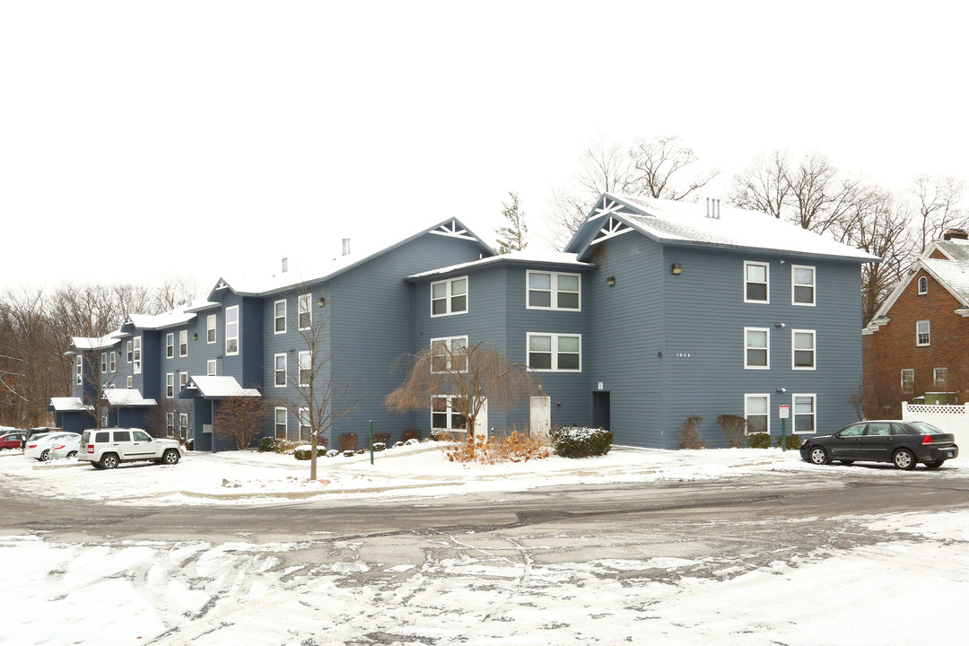 Park Place Apartments in East Lansing, MI - Building Photo