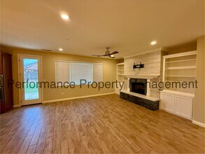 14854 Citrus Tree Ct in Bakersfield, CA - Building Photo - Building Photo