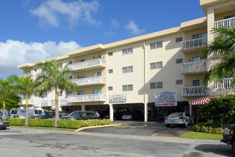 1169 W 35th St in Hialeah, FL - Building Photo - Building Photo