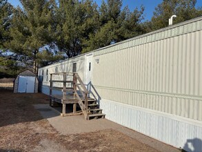 711 N 19th St in Hamilton, IL - Foto de edificio - Building Photo