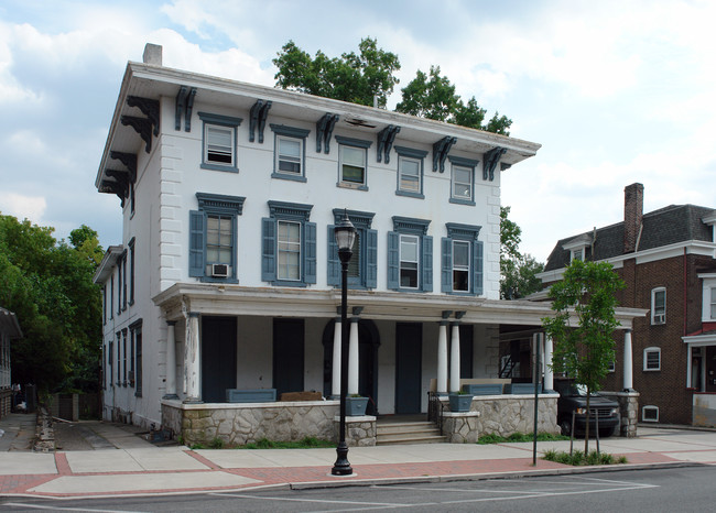 1040 Dekalb St in Norristown, PA - Building Photo - Building Photo