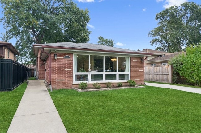 9107 Meade Ave in Morton Grove, IL - Building Photo - Building Photo