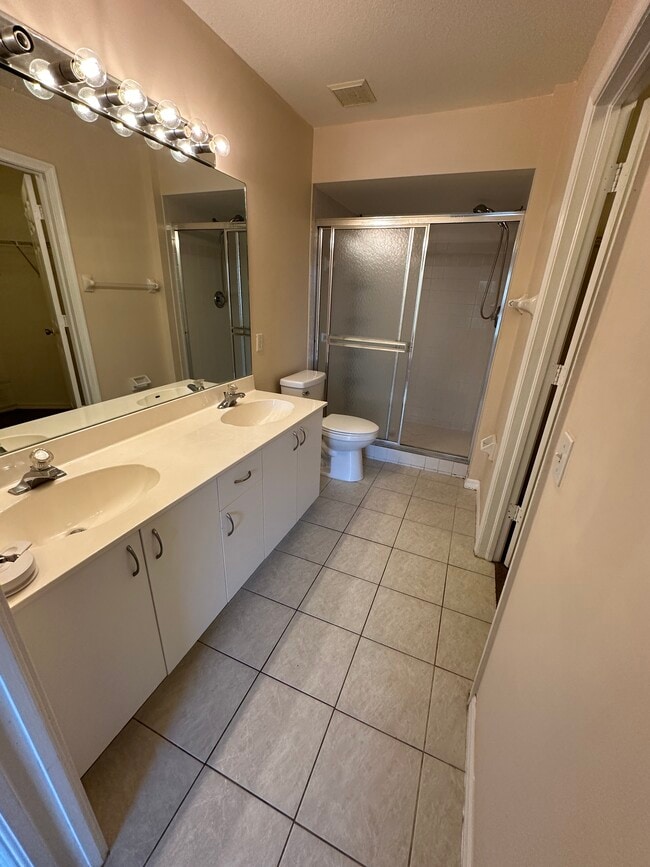 26747 Little John Ct in Bonita Springs, FL - Building Photo - Building Photo