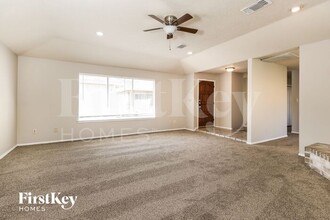 13614 Wimbledon Oaks Dr in Houston, TX - Building Photo - Building Photo
