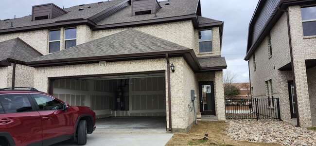 6116 Bursey Rd in Watauga, TX - Building Photo - Building Photo