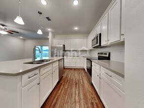 2957 Rolling Acrs Rd in Green Cove Springs, FL - Foto de edificio - Building Photo