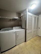524 Majestic Ln in Oswego, IL - Building Photo - Building Photo