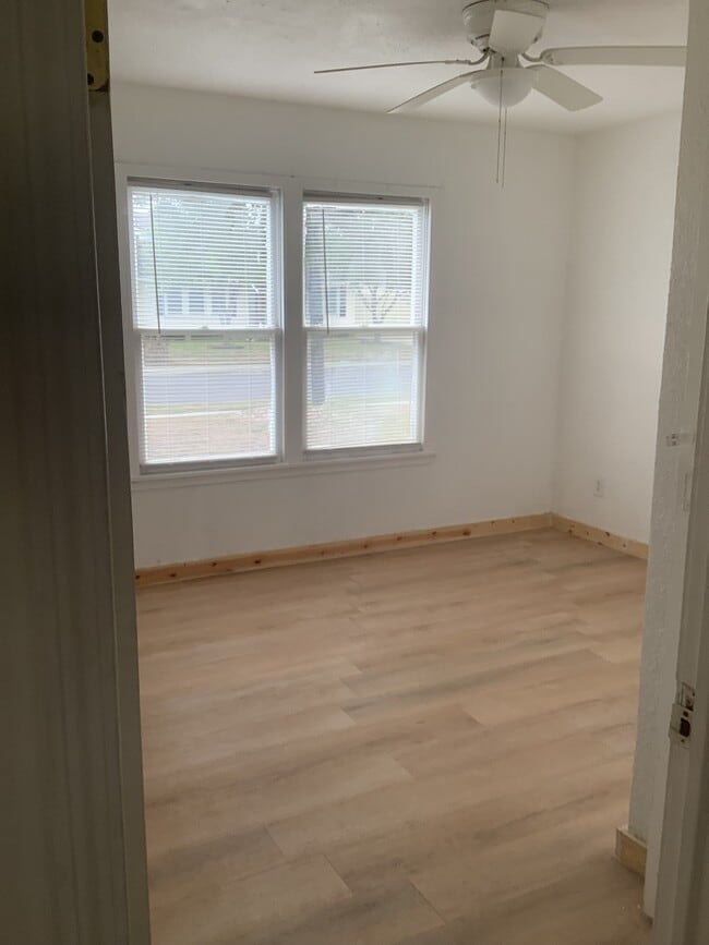 1339 Woodlawn Dr in Corpus Christi, TX - Foto de edificio - Building Photo