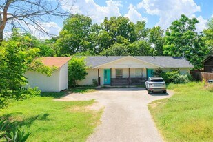 7004 Circle S Rd in Austin, TX - Building Photo