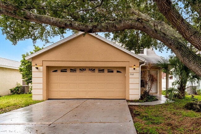 property at 3512 Chinaberry Ln