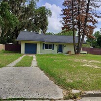 1065 W Magnolia St in Clermont, FL - Building Photo