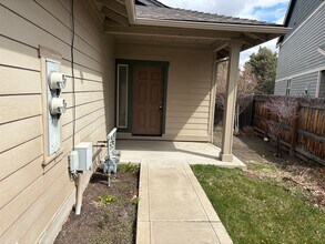 850 NE Hidden Valley Dr in Bend, OR - Building Photo - Building Photo