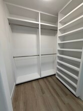 8057 Nardian Way in Los Angeles, CA - Building Photo - Building Photo