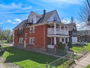 1953 Falls St in Niagara Falls, NY - Building Photo - Building Photo