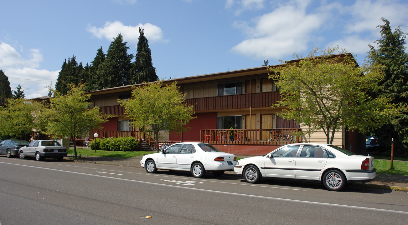 1250 NW 29th St in Corvallis, OR - Building Photo