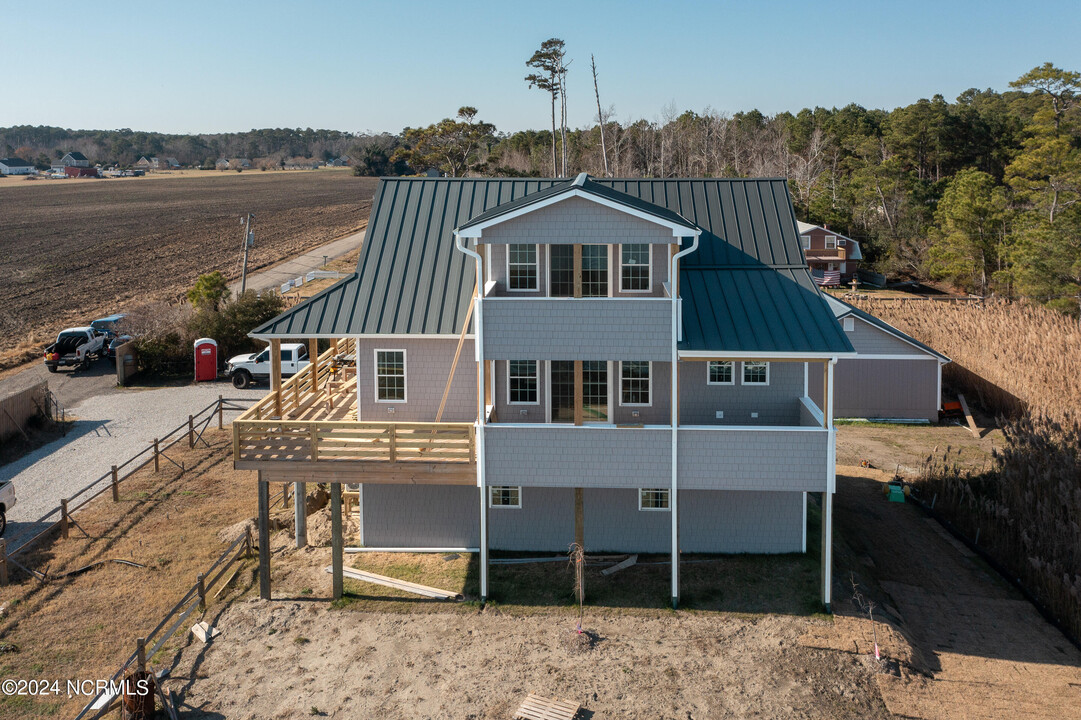 185 Cason Point Rd in Knotts Island, NC - Foto de edificio