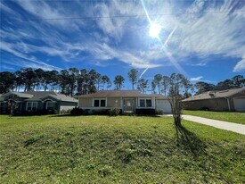 86 Ferndale Ln in Palm Coast, FL - Building Photo